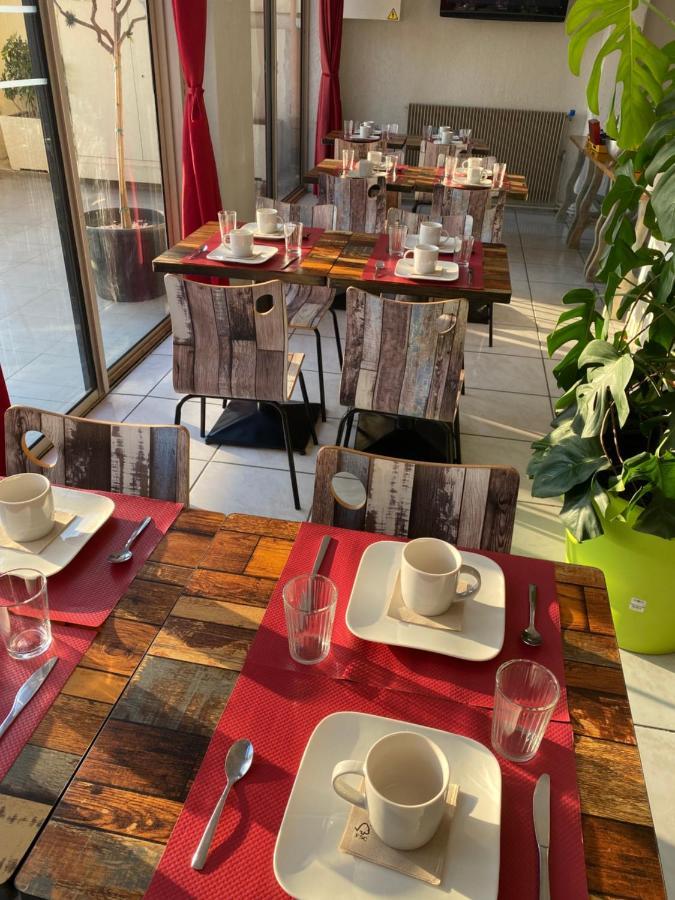 Hotel Saint Georges, Face A La Mer Canet-en-Roussillon Bagian luar foto