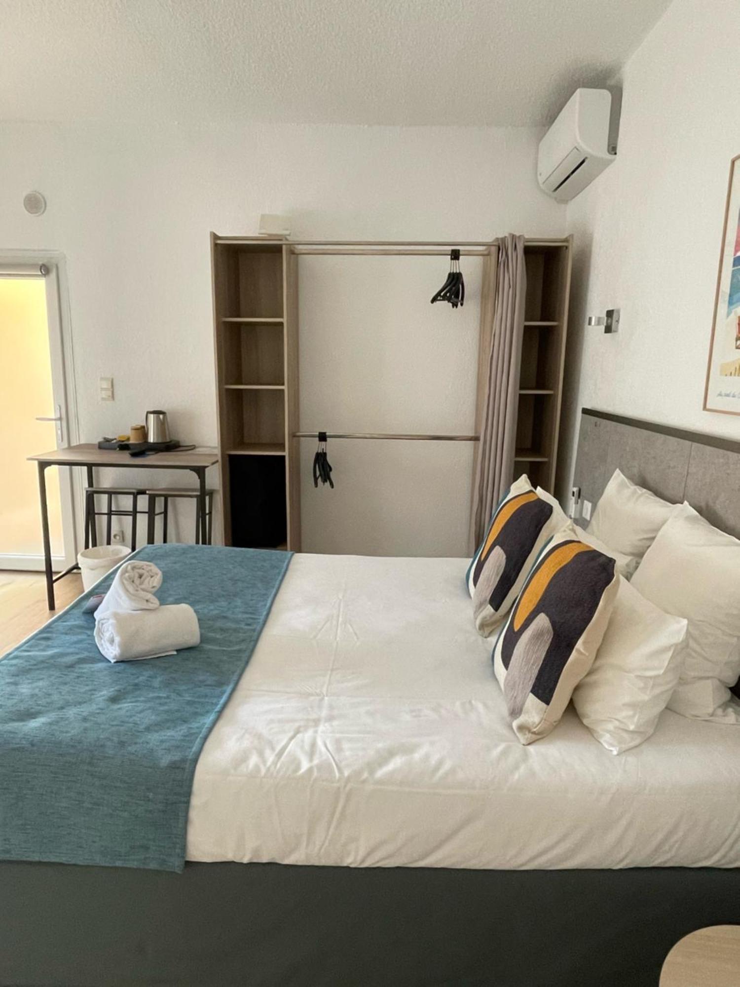 Hotel Saint Georges, Face A La Mer Canet-en-Roussillon Bagian luar foto