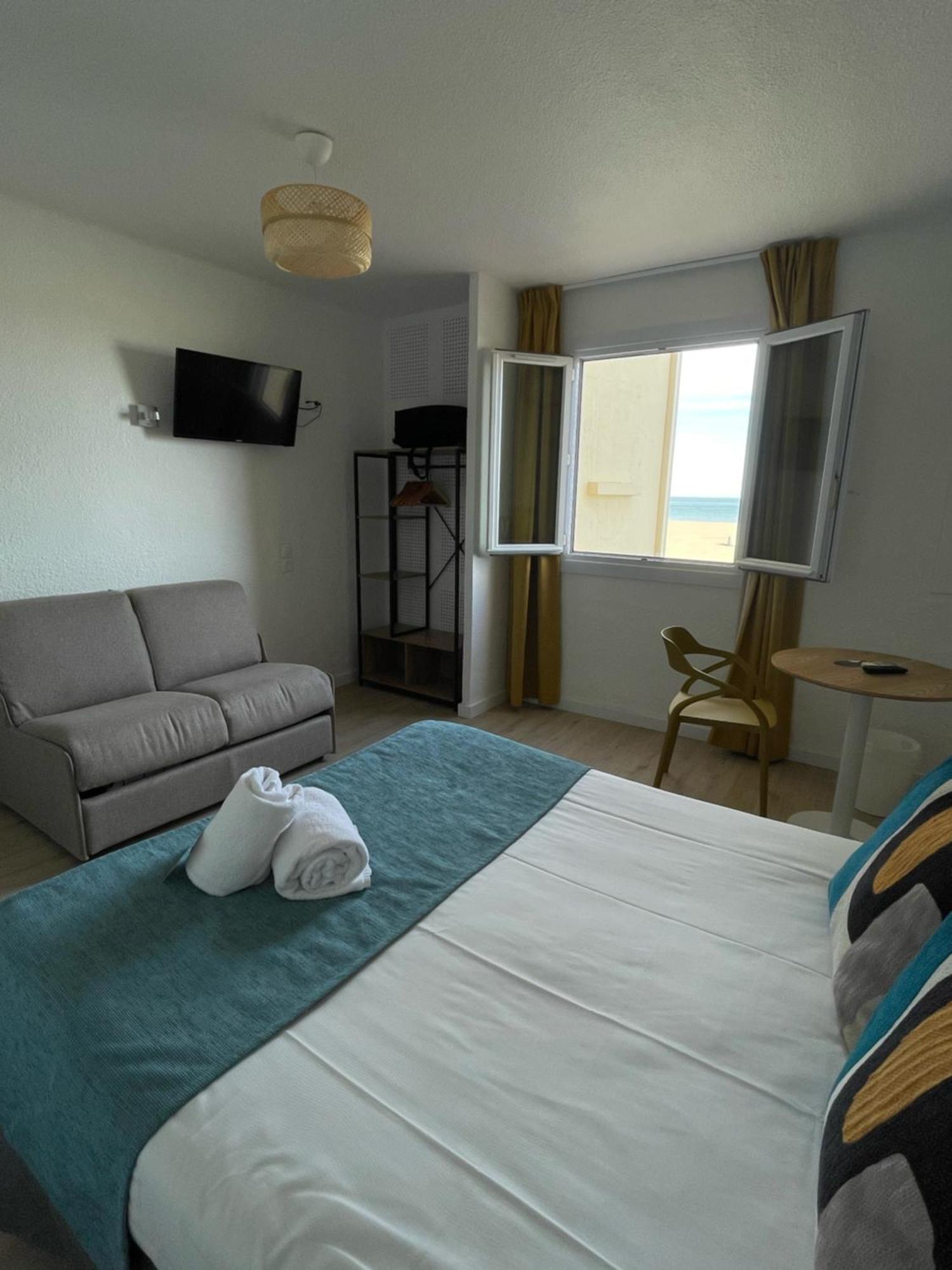 Hotel Saint Georges, Face A La Mer Canet-en-Roussillon Bagian luar foto