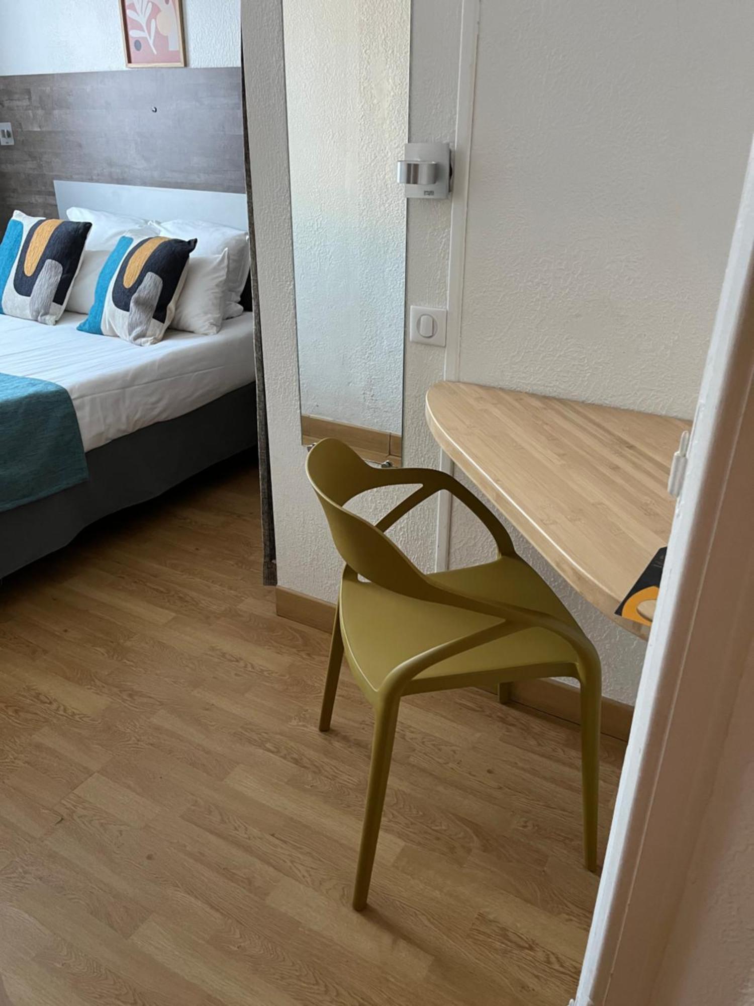 Hotel Saint Georges, Face A La Mer Canet-en-Roussillon Bagian luar foto