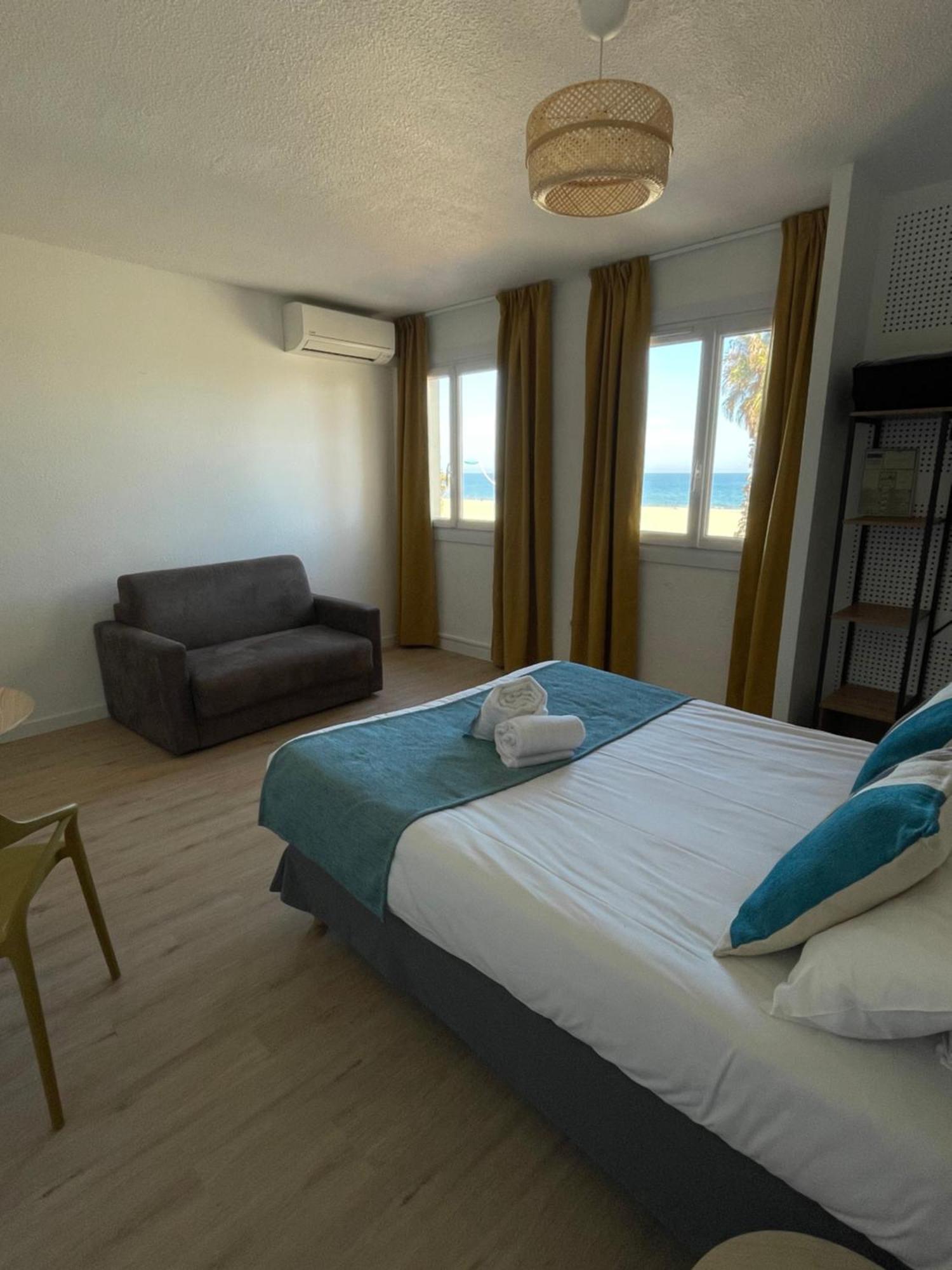 Hotel Saint Georges, Face A La Mer Canet-en-Roussillon Bagian luar foto