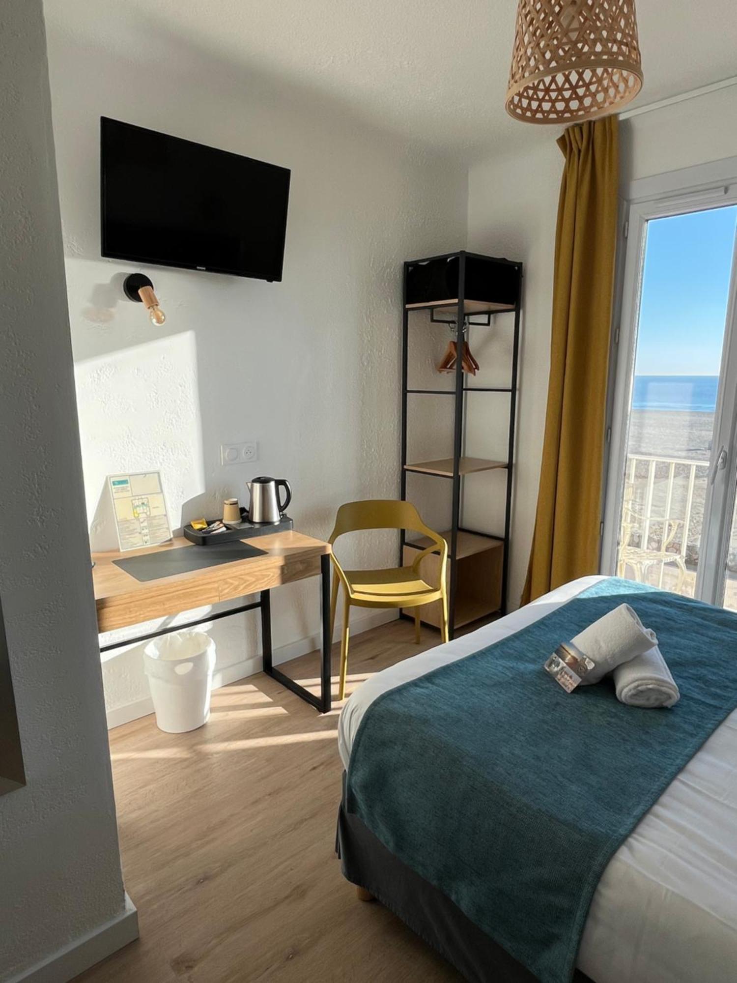 Hotel Saint Georges, Face A La Mer Canet-en-Roussillon Bagian luar foto