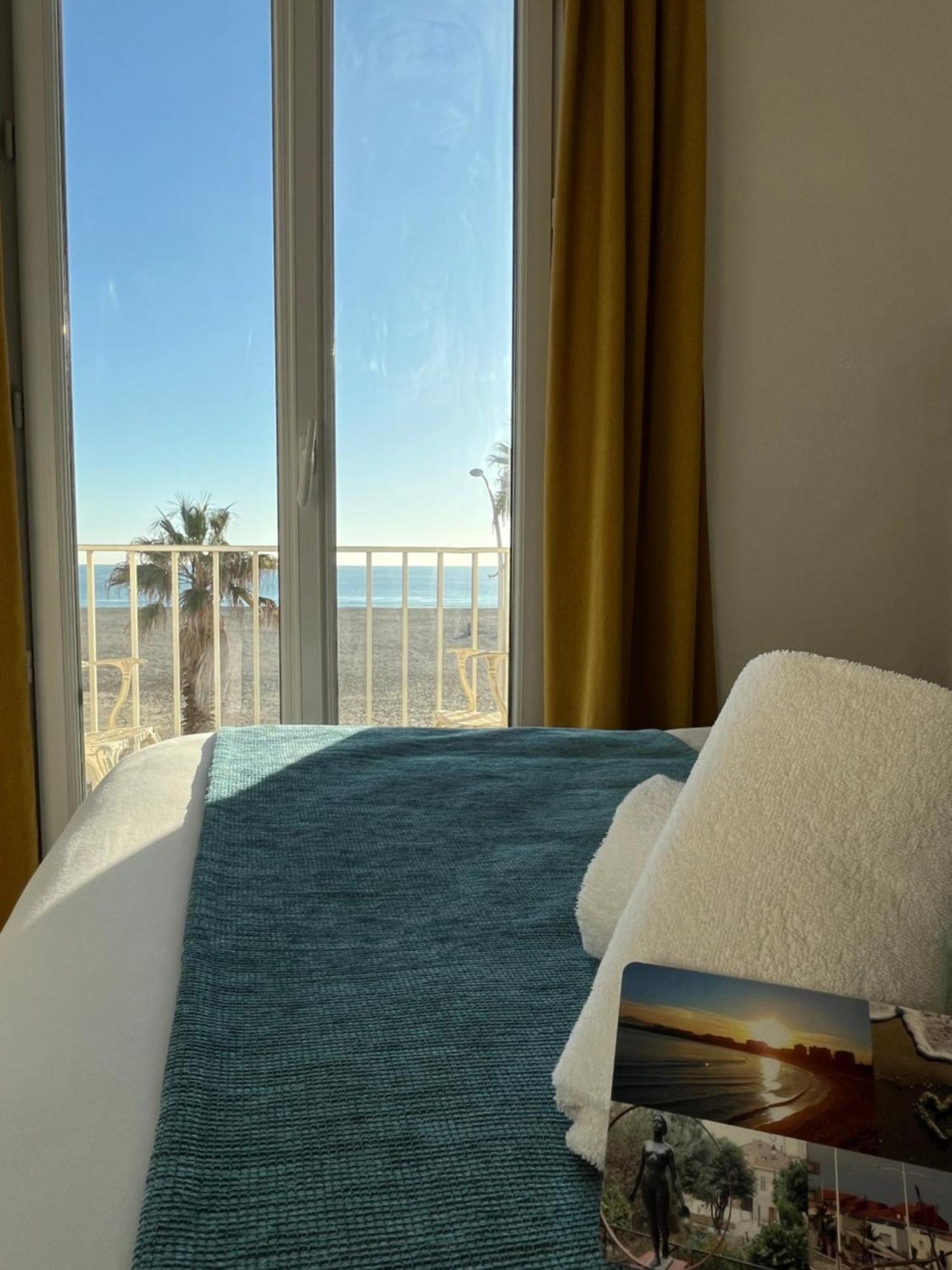 Hotel Saint Georges, Face A La Mer Canet-en-Roussillon Bagian luar foto