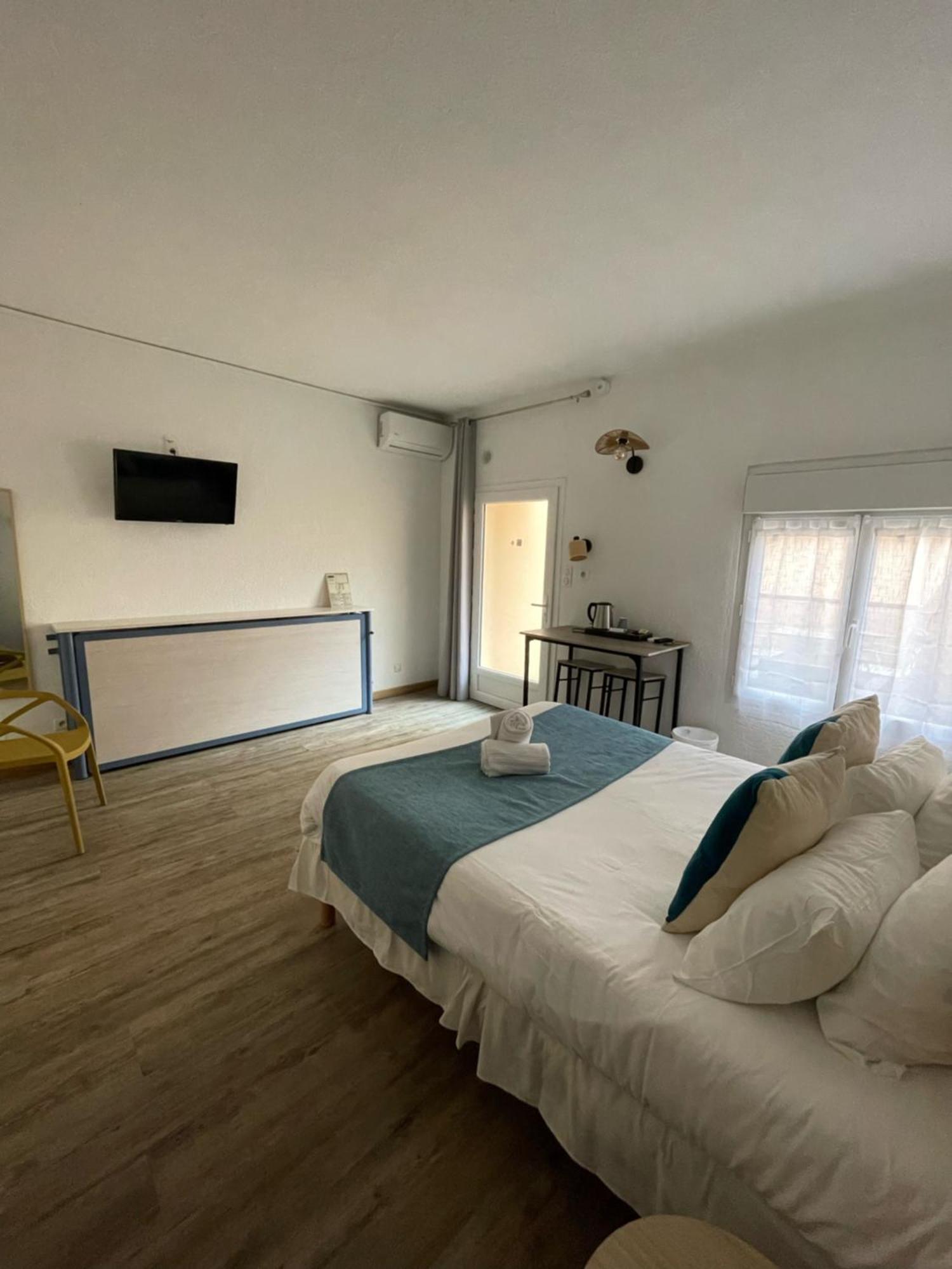 Hotel Saint Georges, Face A La Mer Canet-en-Roussillon Bagian luar foto