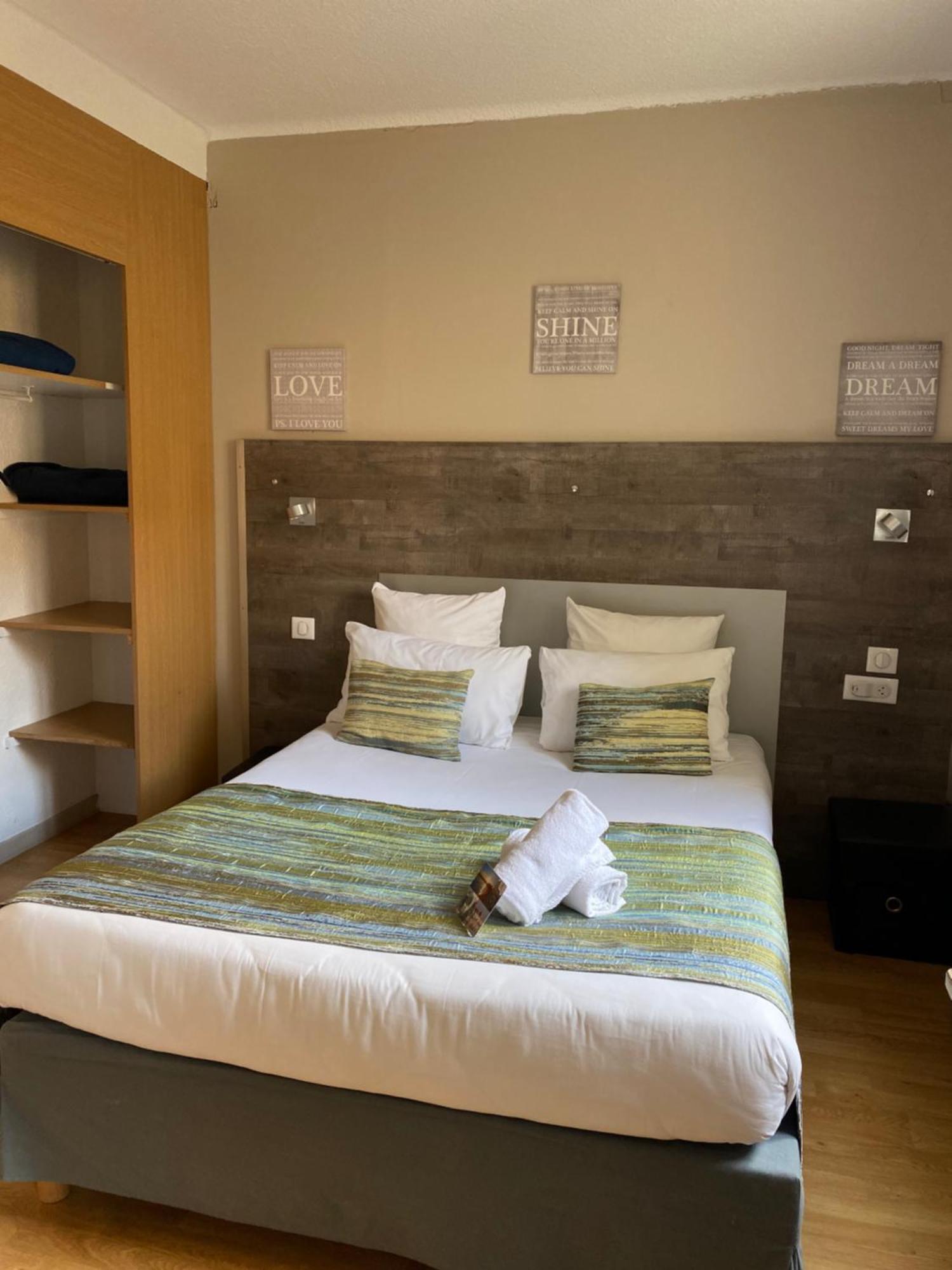 Hotel Saint Georges, Face A La Mer Canet-en-Roussillon Ruang foto