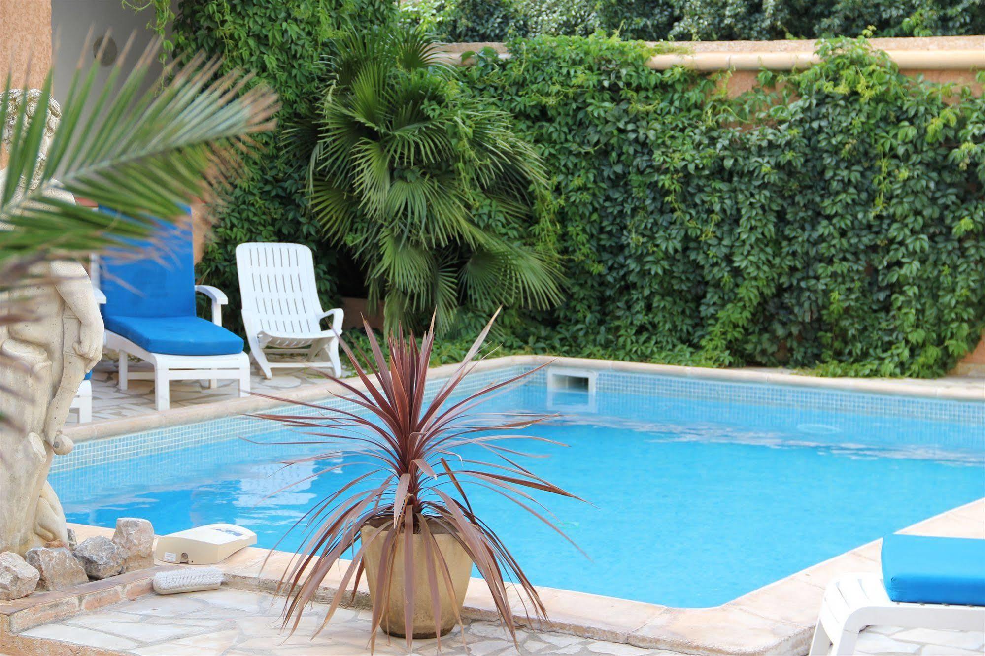 Hotel Saint Georges, Face A La Mer Canet-en-Roussillon Bagian luar foto