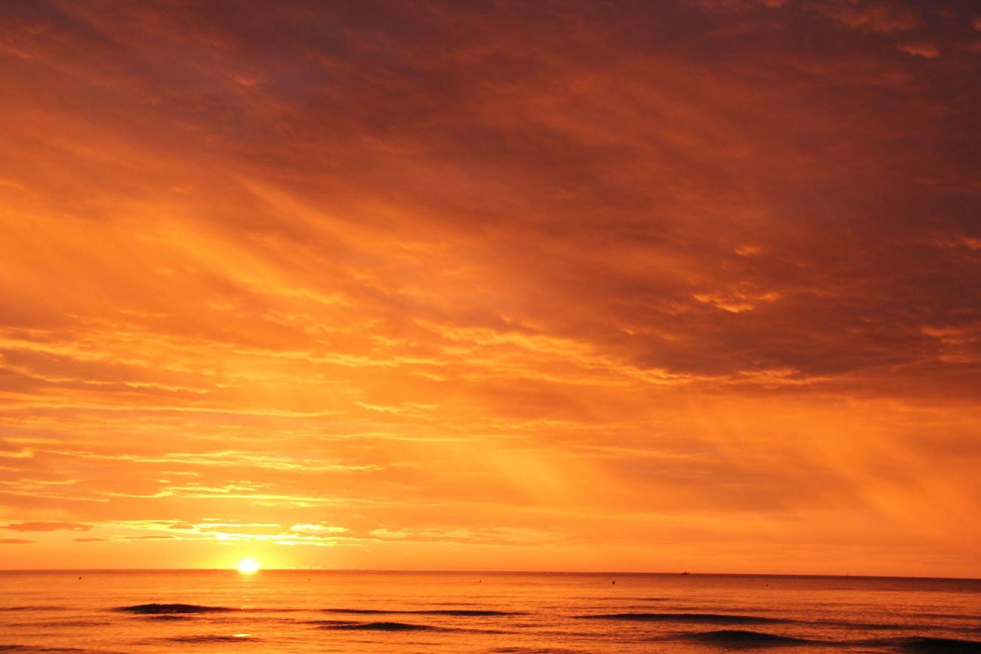 Hotel Saint Georges, Face A La Mer Canet-en-Roussillon Bagian luar foto