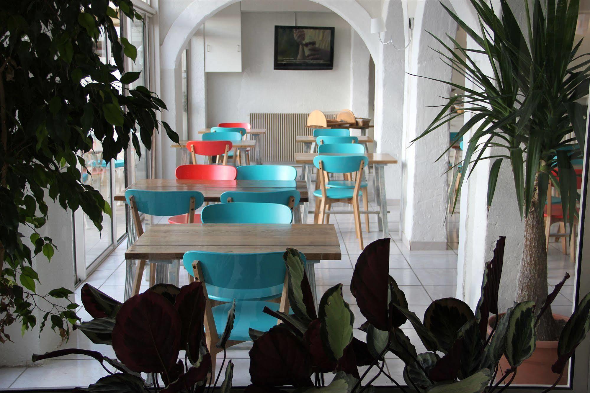 Hotel Saint Georges, Face A La Mer Canet-en-Roussillon Bagian luar foto